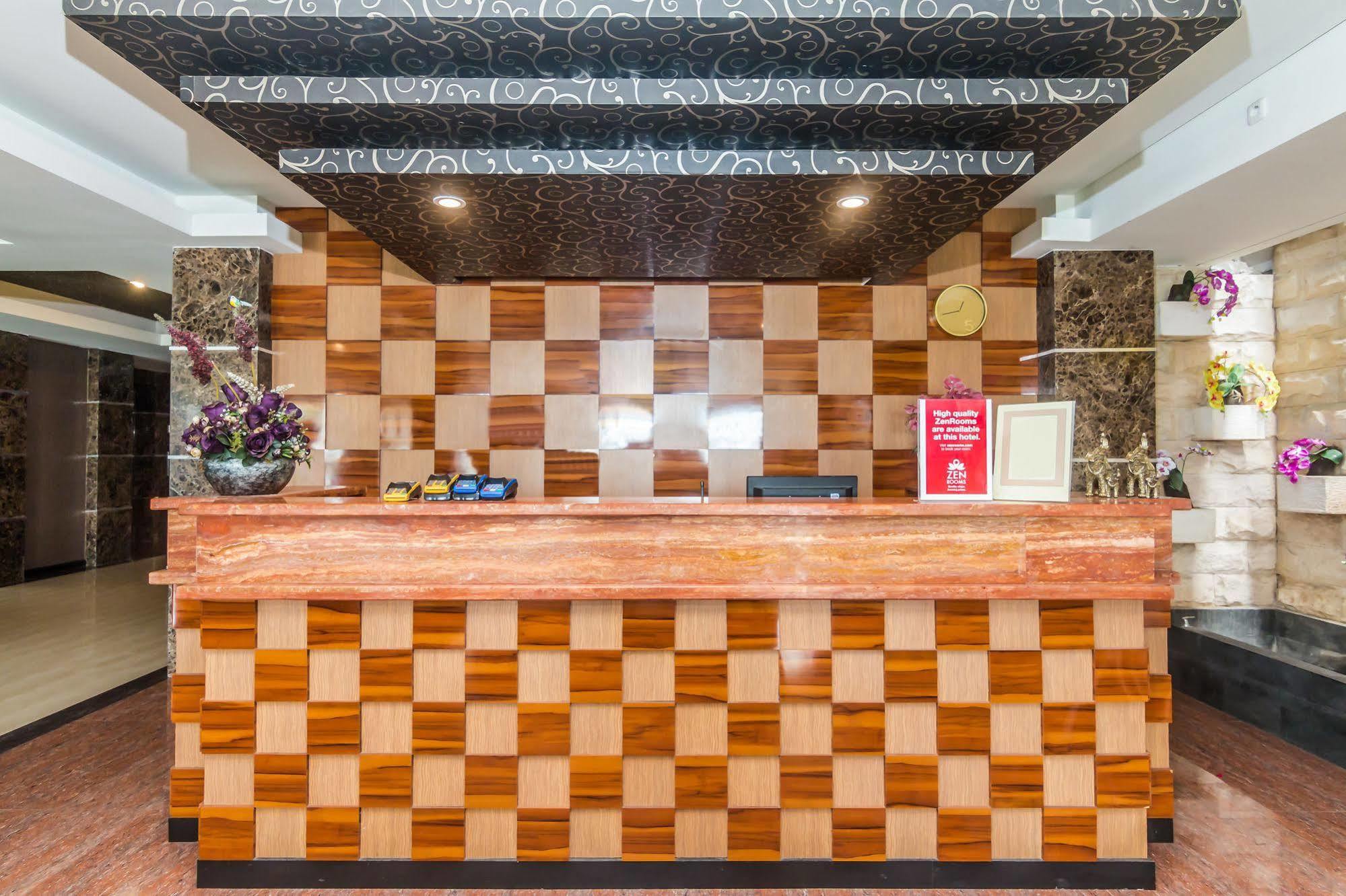 Zen Rooms Denpasar Marlboro Exterior foto